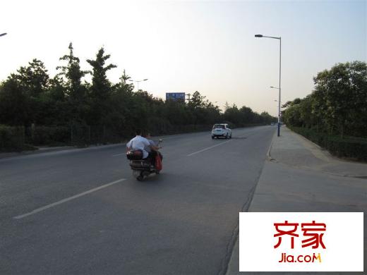 南飛鴻天錦工程進(jìn)度（拍攝于2013-6）