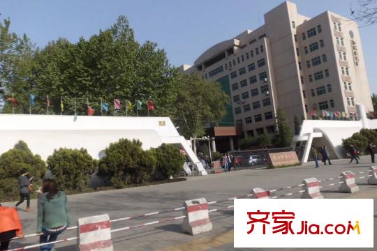 學(xué)府公館周邊商店