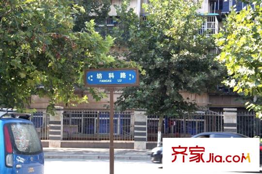 林河春天2期愛(ài)度筑區(qū)周邊紡科路