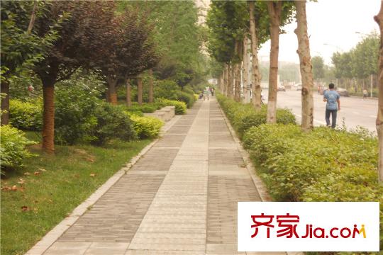 匯通太古城周邊配套--鳳城十二路路人行道