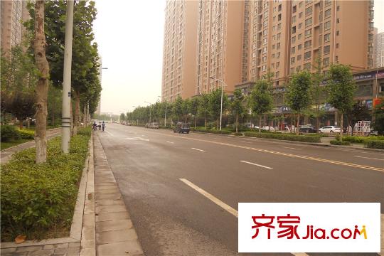 匯通太古城周邊配套--鳳城十二路路況