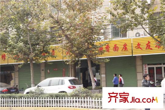 半島?安納西周邊商鋪