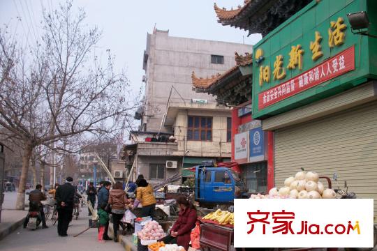 鹿苑5號(hào)公館周邊配套-水果攤