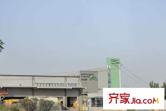 空港?綠地新城周邊商業(yè)（2015.12）