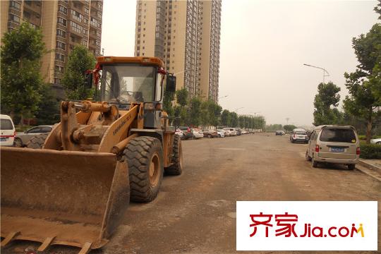 匯通太古城周邊配套--鳳城十二路施工點