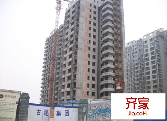 華府御園1號樓已經(jīng)封頂（2015-12-1）