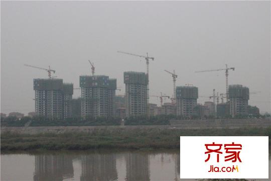 陸港?金海岸項(xiàng)目施工現(xiàn)場(chǎng)遠(yuǎn)拍（2015.09.18）