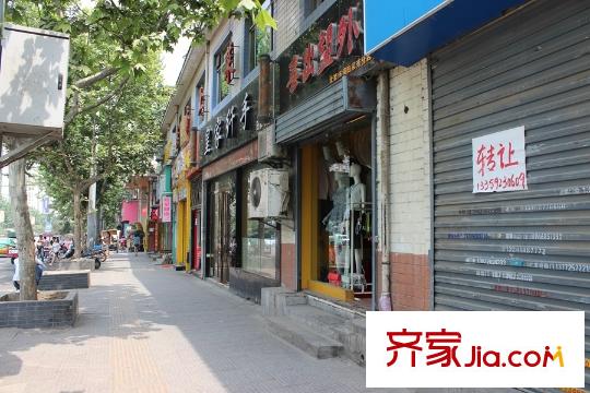 東方綠洲周邊便利店