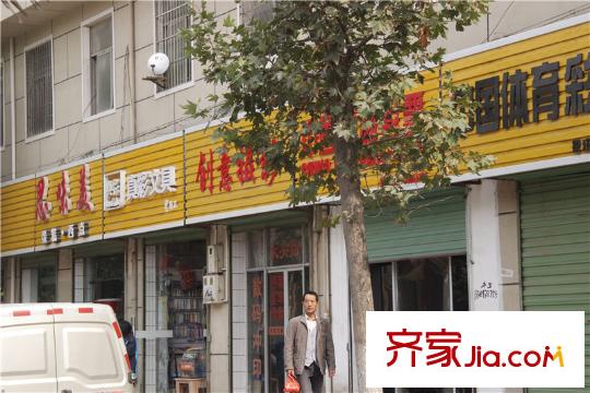 半島?安納西周邊商鋪