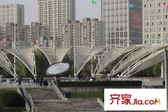 高新?未未來周邊時(shí)代廣場(chǎng)
