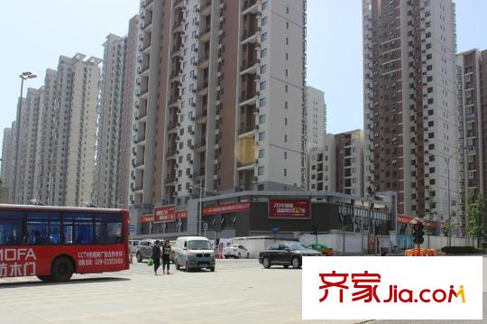 英郡年華國(guó)際社區(qū)周邊道路