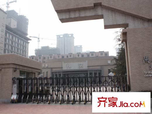 陽光臺365周邊大興小學(xué)正門
