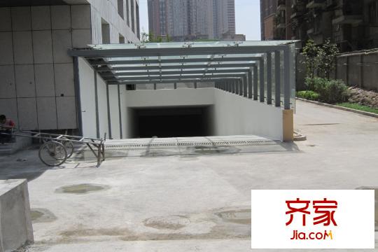 御溪書院地下停車場入口（2015.6.12）