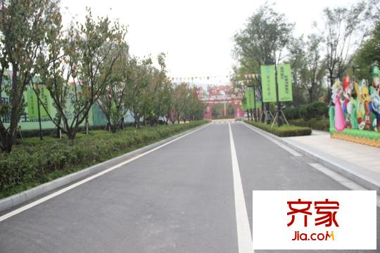 西安富力白鷺灣小區(qū)外部道路（2015.11.11）