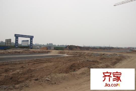 西安國際美術(shù)城施工進(jìn)度（攝于2015年8月12日）