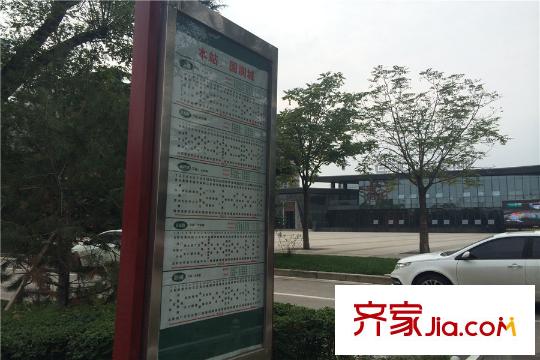 國(guó)潤(rùn)城周邊公交站臺(tái)