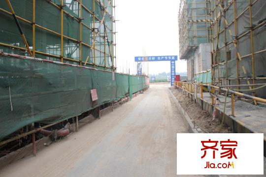 西安國際美術城施工進度（攝于2015年8月12日）