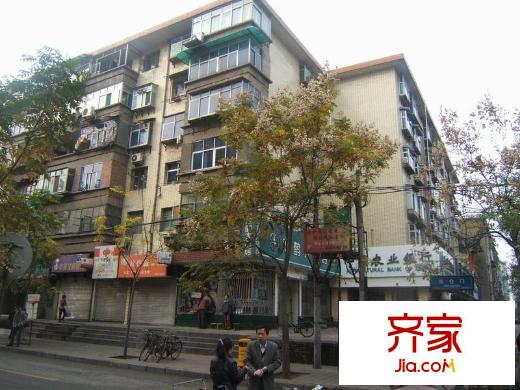東縣門中行家屬院外景圖 