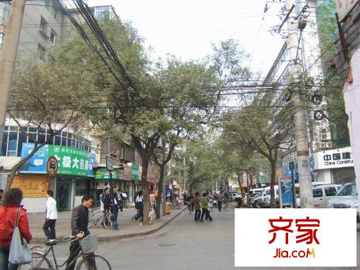 東縣門中行家屬院外景圖 