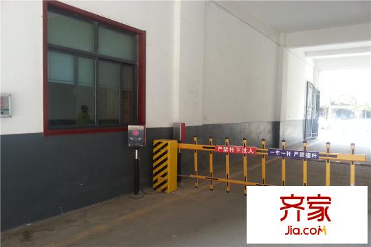 安馳國際小區(qū)主出入口（2015.06.17）