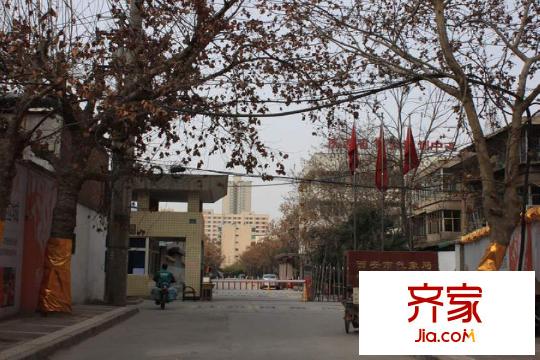 創(chuàng)鴻果粒城小區(qū)門口（2015-12-07）