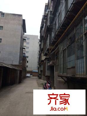 農(nóng)機(jī)公司家屬院