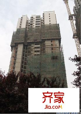 錦華園實(shí)景圖B棟施工進(jìn)度(2010.7)