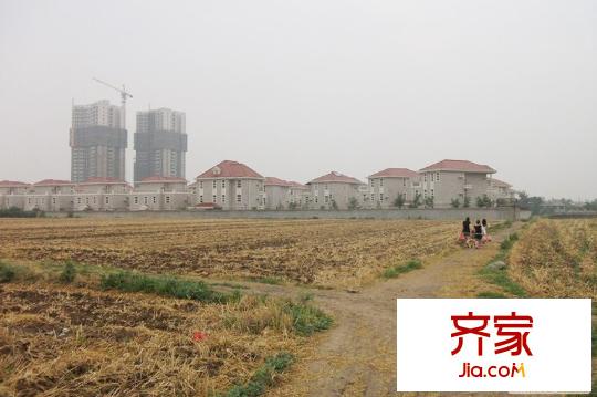 錦華園實(shí)景圖施工進(jìn)度遠(yuǎn)景(2010.7)