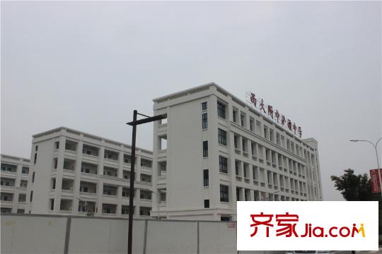 榮德?棕櫚陽(yáng)光周邊配套平方米灞中學(xué)