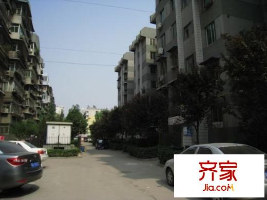 傘塔路丹尼爾小區(qū)外景圖 