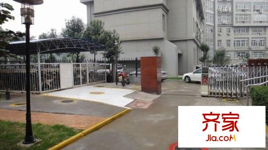 信步閑庭外景圖 
