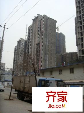 華府御城實(shí)景圖工程進(jìn)展（2011-03）