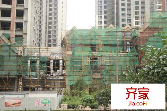 偉業(yè)公館施工進(jìn)度圖（攝于2015年9月10日）