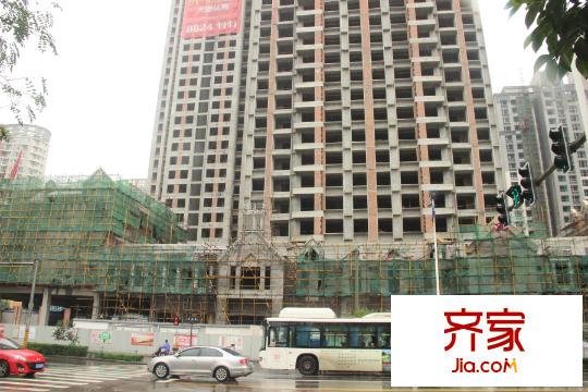 偉業(yè)公館施工進(jìn)度圖（攝于2015年9月10日）