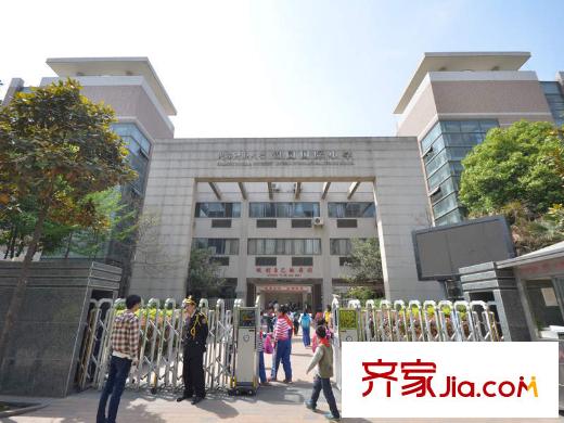錦園君逸周邊錦園小學(xué)