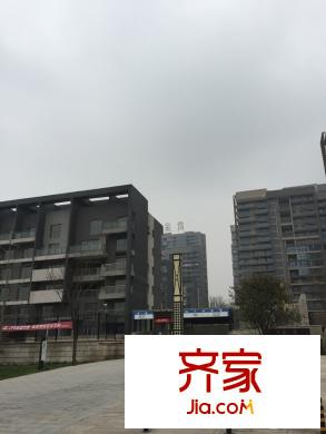 金地湖城大境小區(qū)大門(mén)（2015.3.27）