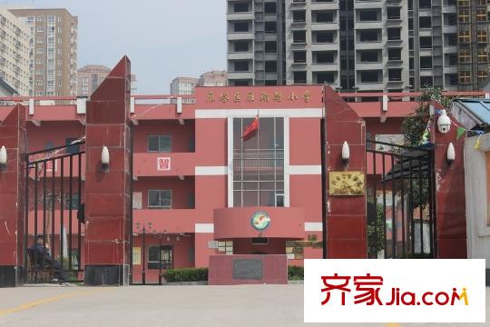 曲江鳳凰池周邊配套-燕翔路小學(xué)