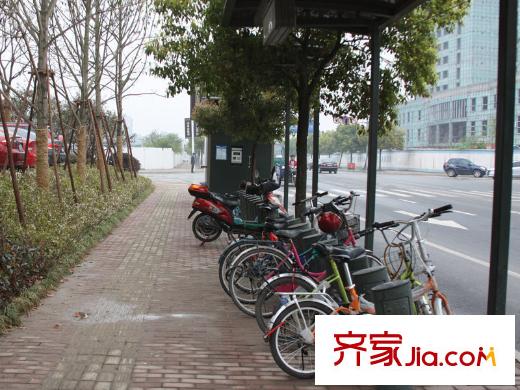 中海紫藤苑配套圖現(xiàn)場銷售中心對面公共自行車出租點