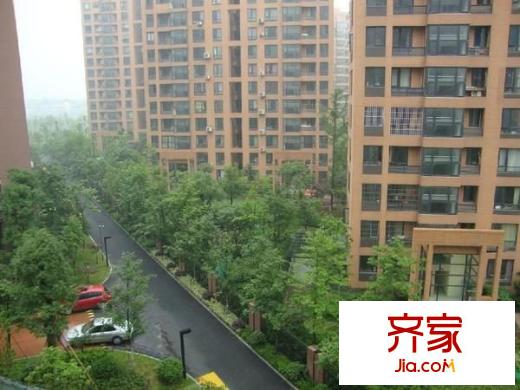 九月庭院外景圖