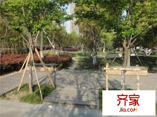 九月庭院外景圖