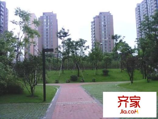 九月庭院外景圖