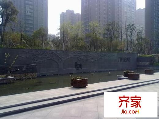 九月庭院外景圖