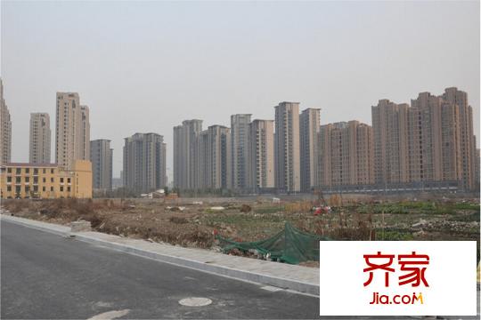 保利香檳國際實(shí)景圖施工現(xiàn)場2014.1