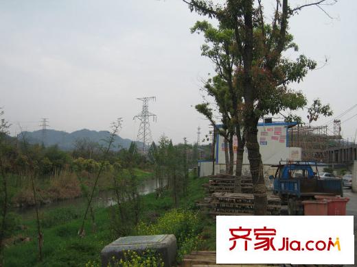 金岸提香配套圖附近的幸福河和施工現(xiàn)場(chǎng)
