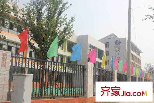 龍湖名景臺(tái)配套丁信小學(xué)