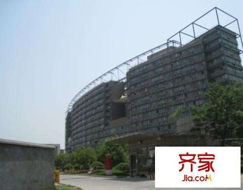 超級(jí)星期天外景圖