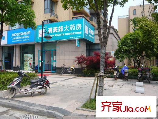 西城時(shí)代家園配套圖小區(qū)左邊天天大藥房