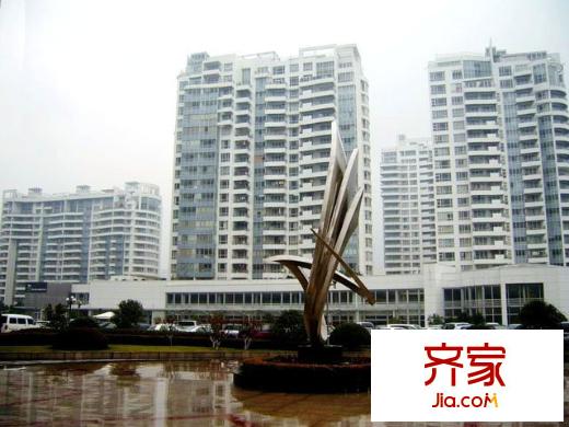 白馬公寓外景圖