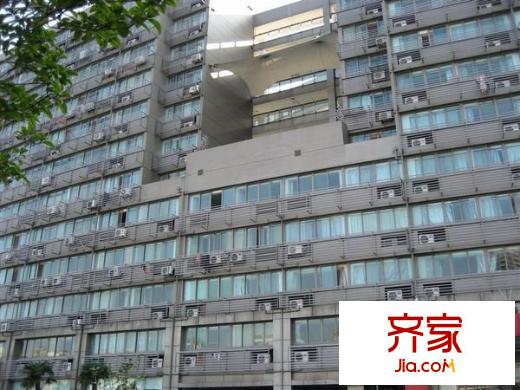超級(jí)星期天外景圖