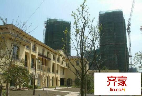 聯(lián)合格里外景圖
